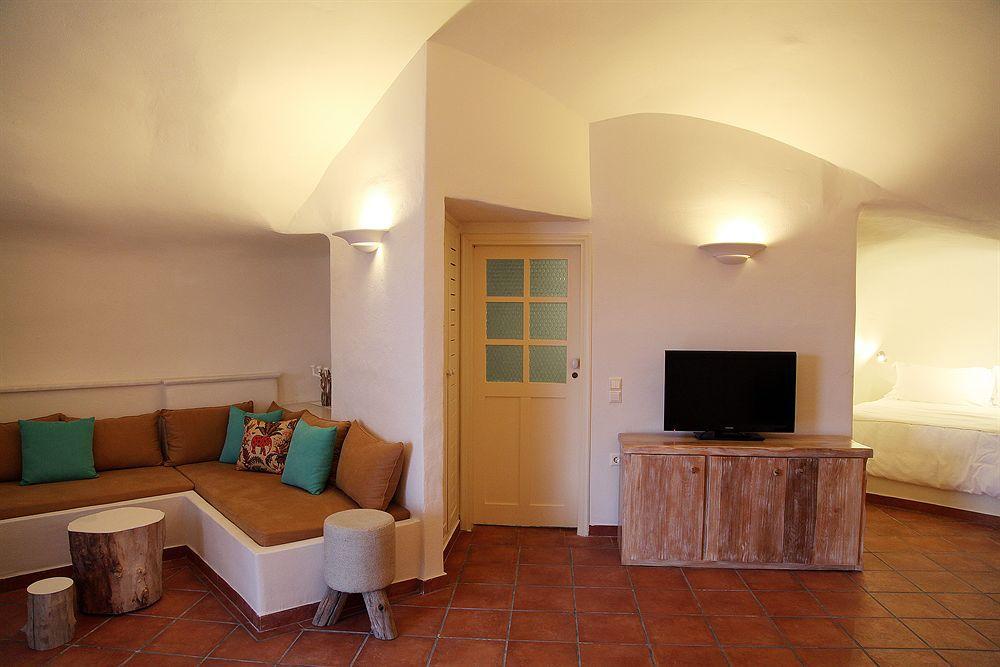 Hostel 16 Oia Bagian luar foto