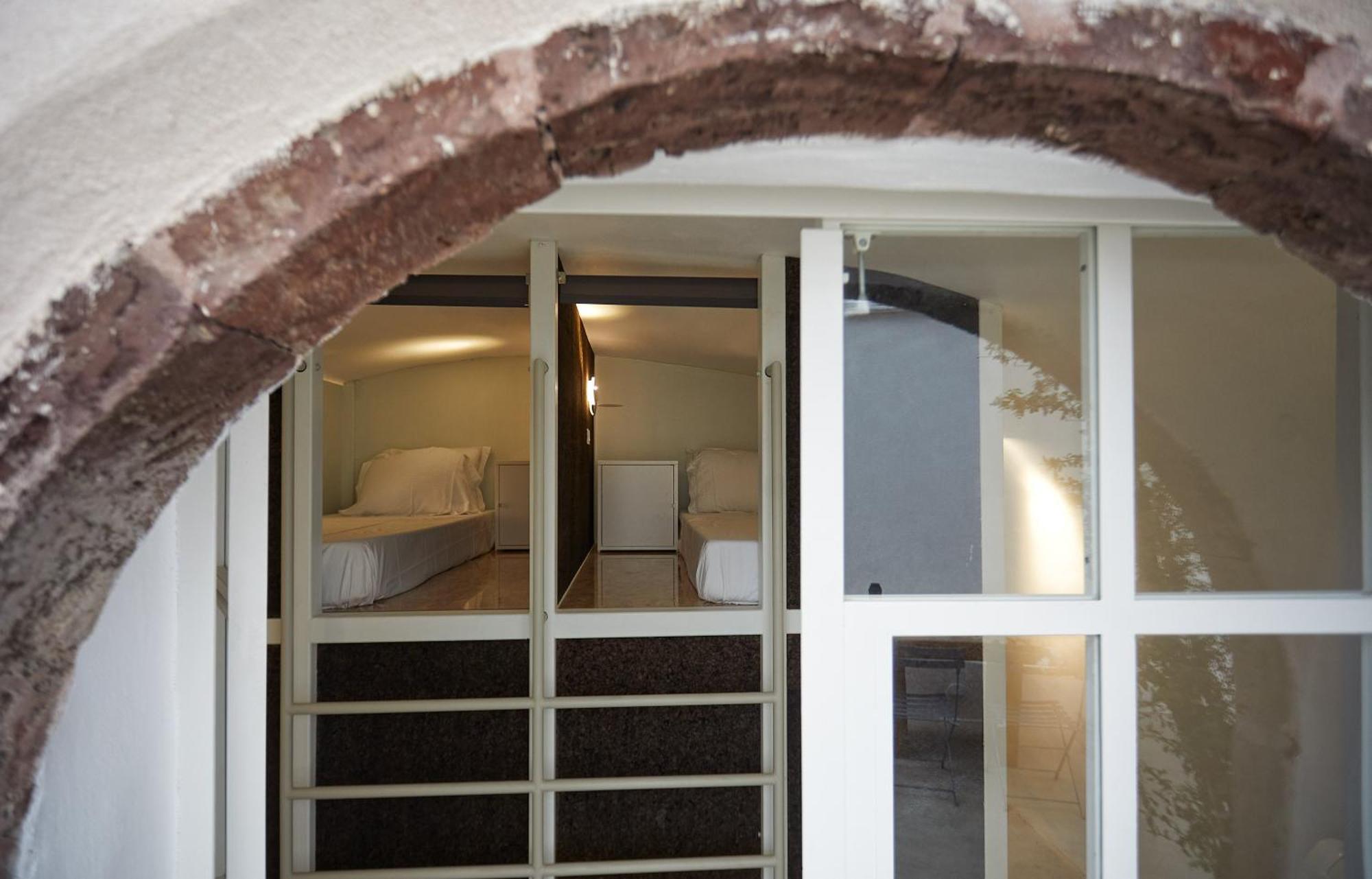 Hostel 16 Oia Bagian luar foto