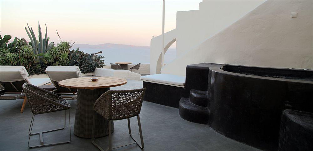 Hostel 16 Oia Bagian luar foto